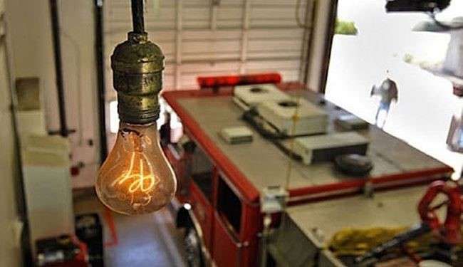 این‌ لامپ‌ از ‌110‌ سال‌ پیش‌ روشن‌ است‌! /عکس
