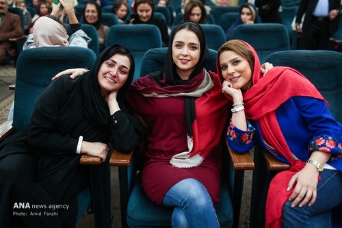 جشن گلریزان آزادی زنان زندانی جرایم غیر عمد با حضور بازیگران سینما
