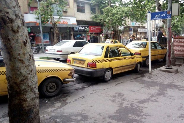 تاکسی پیکان از پایتخت می‌رود