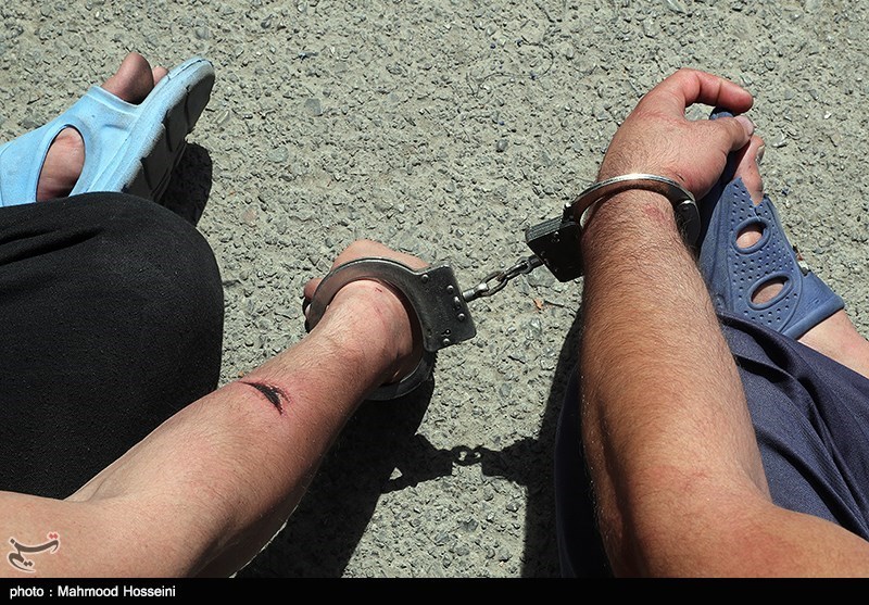 اعضای باند سرقت به عنف از اماکن در استان البرز دستگیر شدند