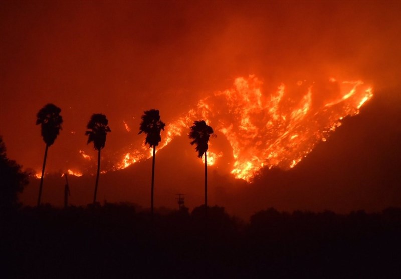 آتش‌سوزی باعث تخلیه گسترده مردم در کالیفرنیا شد