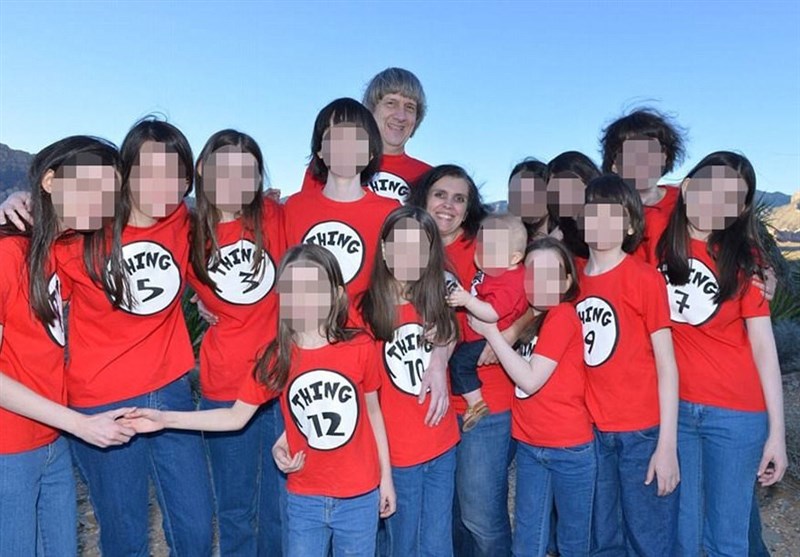 والدین کالیفرنیایی ۱۳ فرزند خود را به زنجیر کشیده بودند+عکس