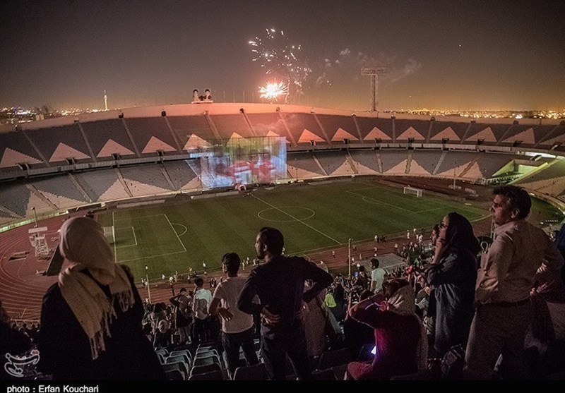 بازی ایران-پرتغال هم در ورزشگاه آزادی پخش می‌شود/ تاریک کردن فضای استادیوم لازم بود