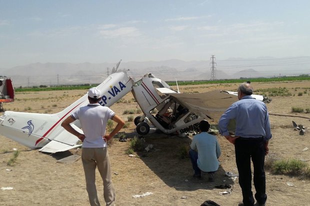 سقوط هواپیمای آموزشی در هشتگرد/دو نفر مصدوم شدند