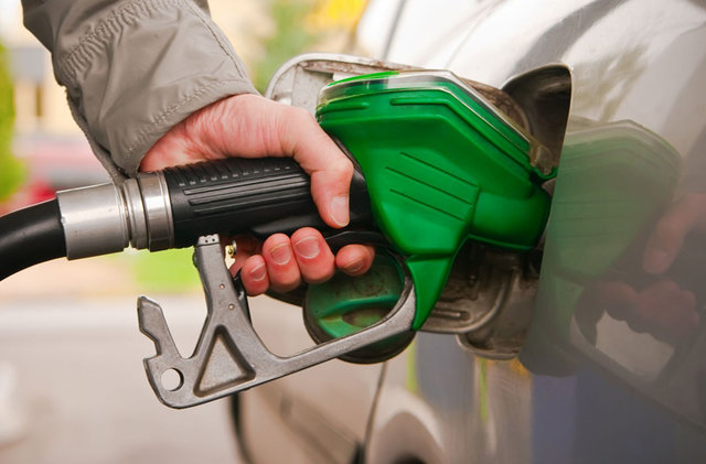 علت تاخیر در عرضه بنزین سوپر چیست؟