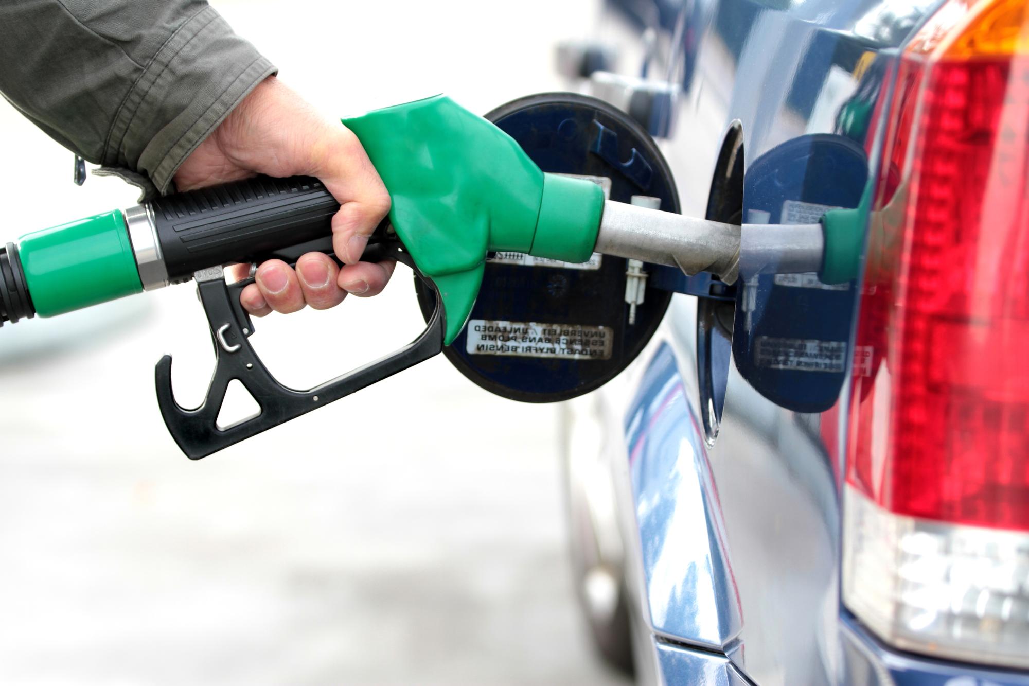 بنزین از چه زمانی دو نرخی می‌شود؟