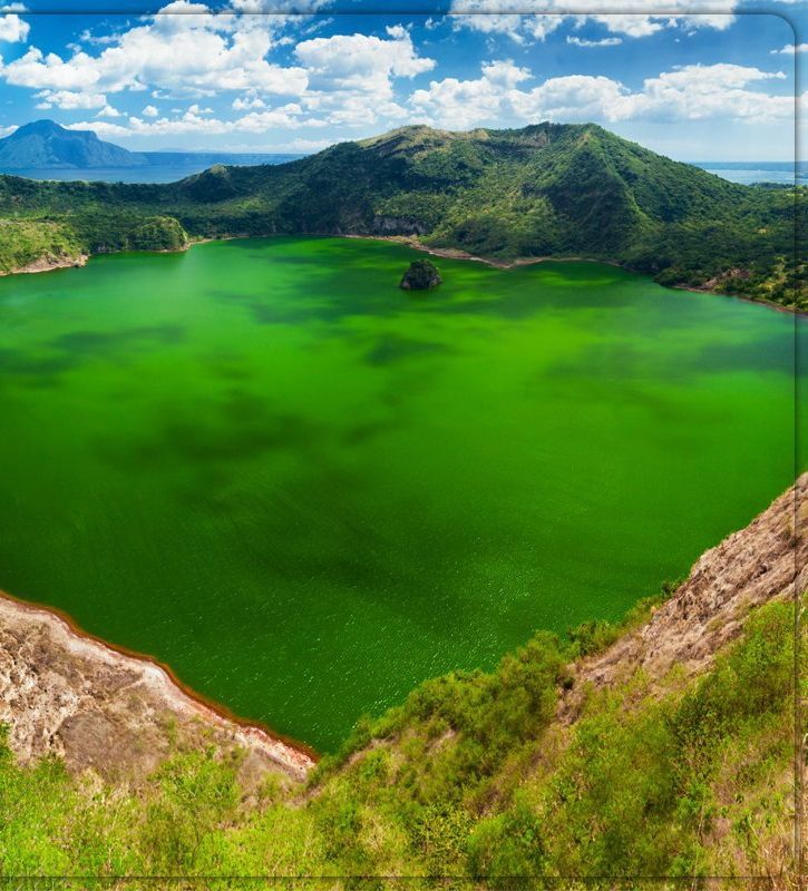 تصویری دیدنی از عجیب‌ترین دریاچه دنیا!