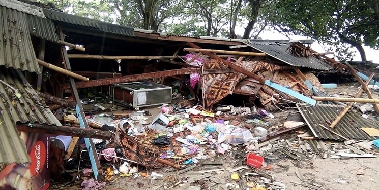 سیل در اندونزی جان ۴۲ نفر را گرفت